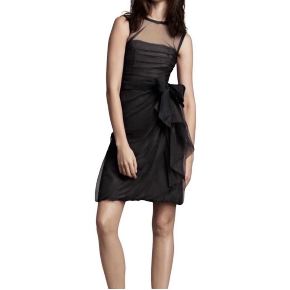 Vera Wang Black Sleeveless Dress Sheer Neckline Stylish Classic Size 2